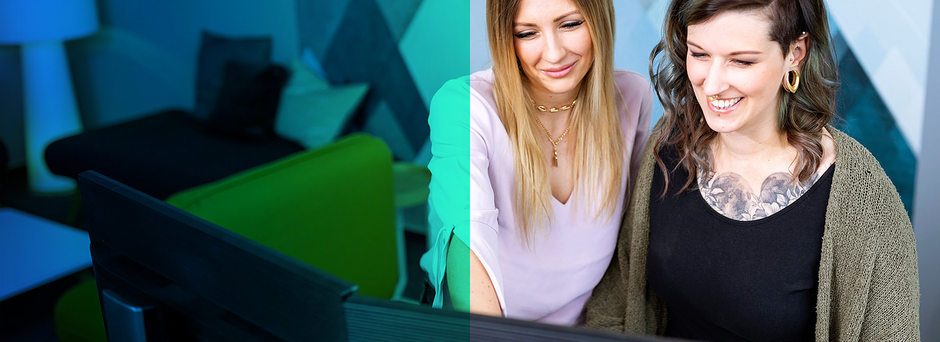 Mitarbeitende aus der Profiline von HS - Hamburger Software schauen sich Lösungsansätze für die Probleme der Kunden an