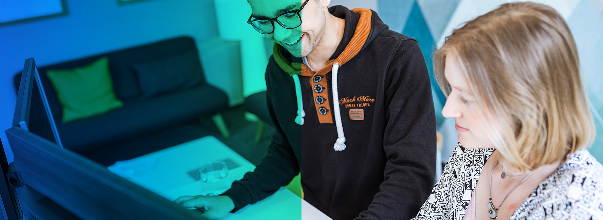 Auszubildende bei HS - Hamburger Software arbeiten am PC.