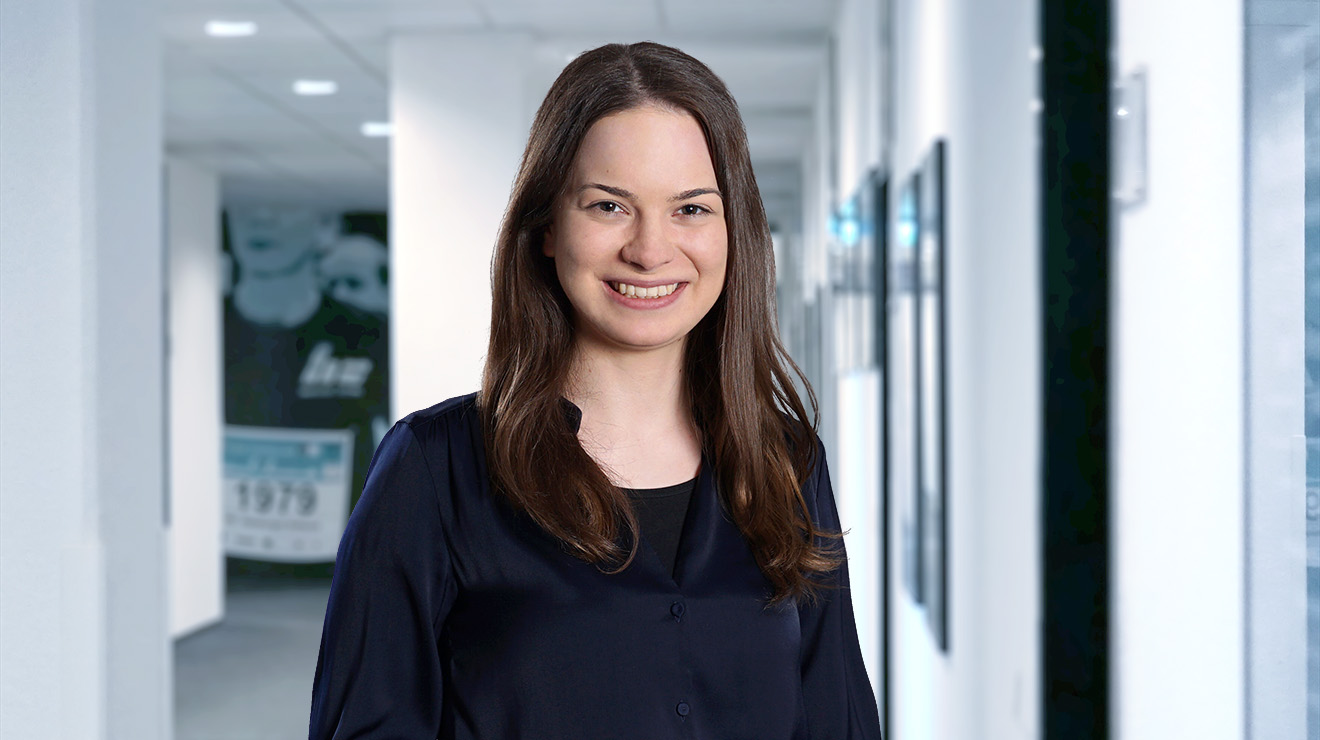 Ms Natascha Berg